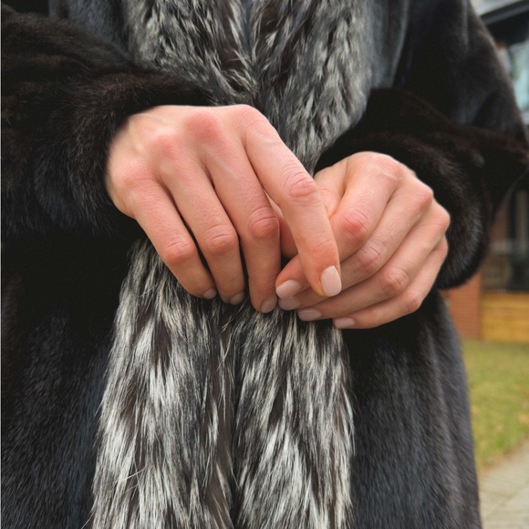 Dior Authentic Vintage Full Length Black Mink Coat with Fox Collar M/L - Picture 8 of 9